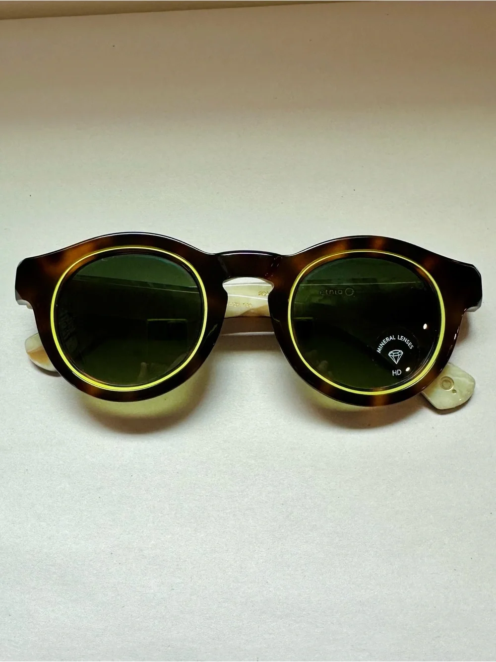 Retro Round Tortoiseshell Sunglasses with Green Lenses